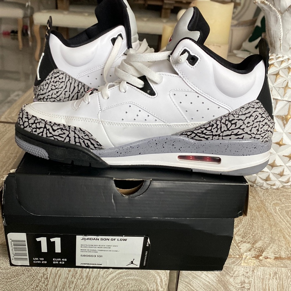 Jordan son of low size 11 men Nike white red black